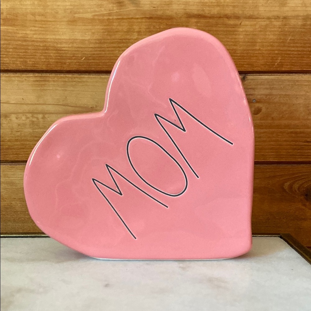 Rea Dunn by Magenta Pink Heart-Shaped 'MOM' Decor